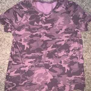 Lululemon athletic top!!